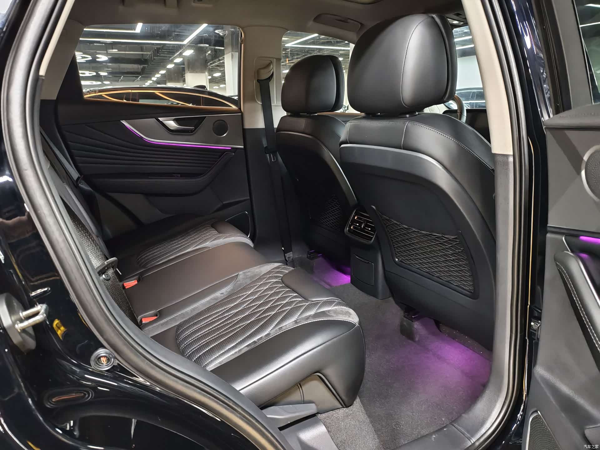 Hongqi HS5, 2024 12