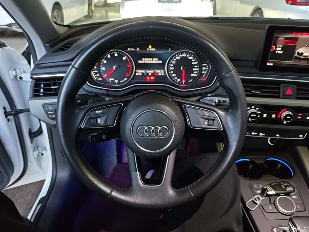 Audi A4L, 2018 11