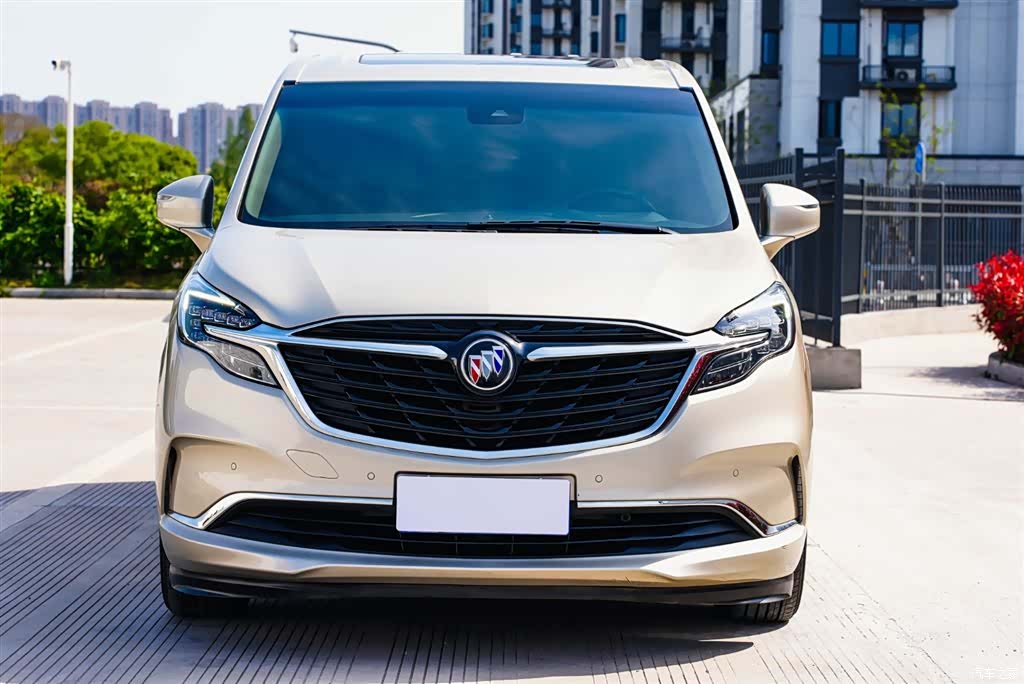 Buick GL8, 2021 3