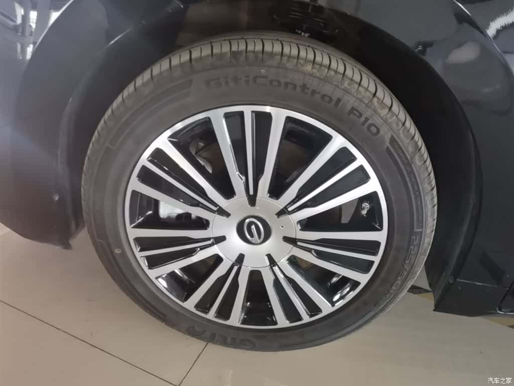 Trumpchi E8, 2025 23