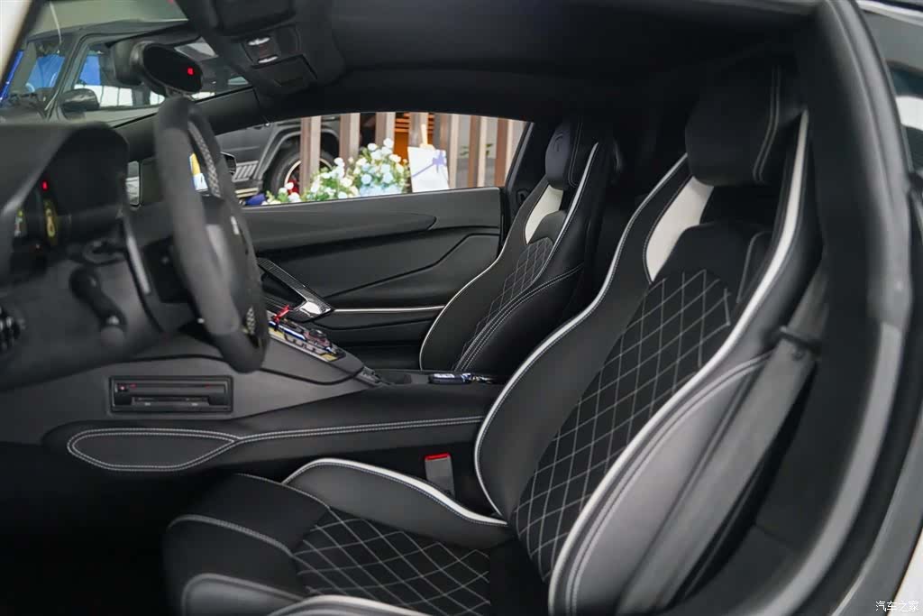 Lamborghini Aventador, 2019 26