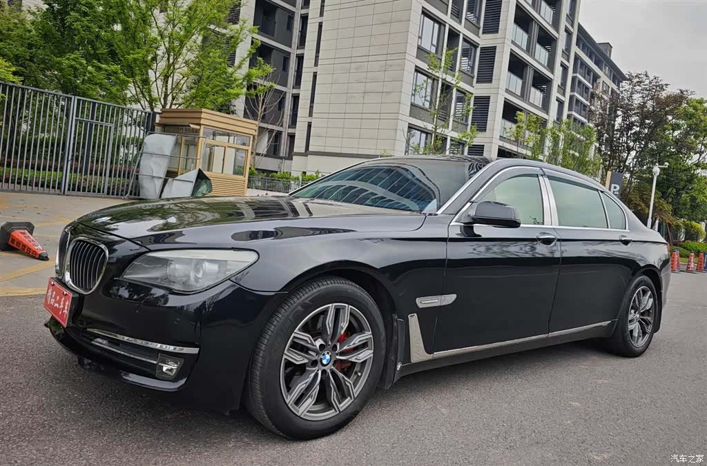 BMW 7 Series, 2011 1