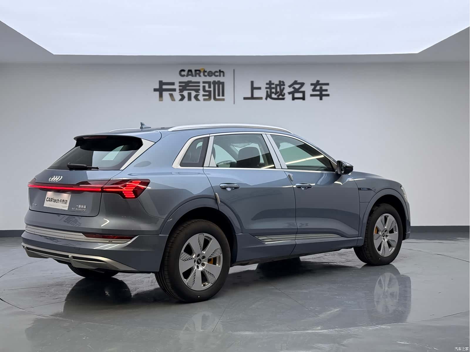 Audi e-tron, 2026 все фото