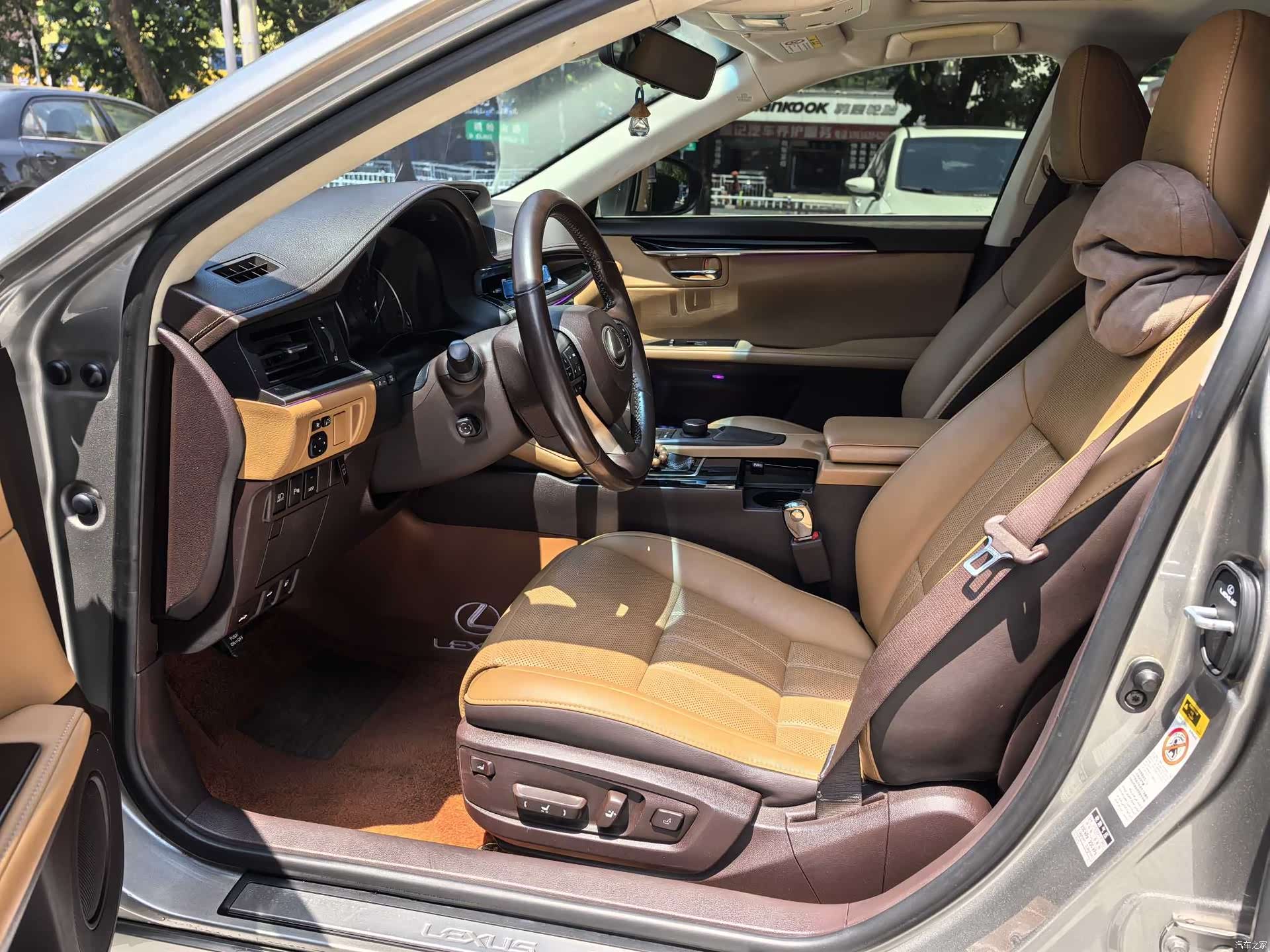 Lexus ES, 2017 8