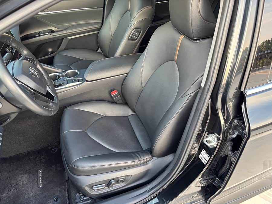 Toyota Camry 2021, фото 8