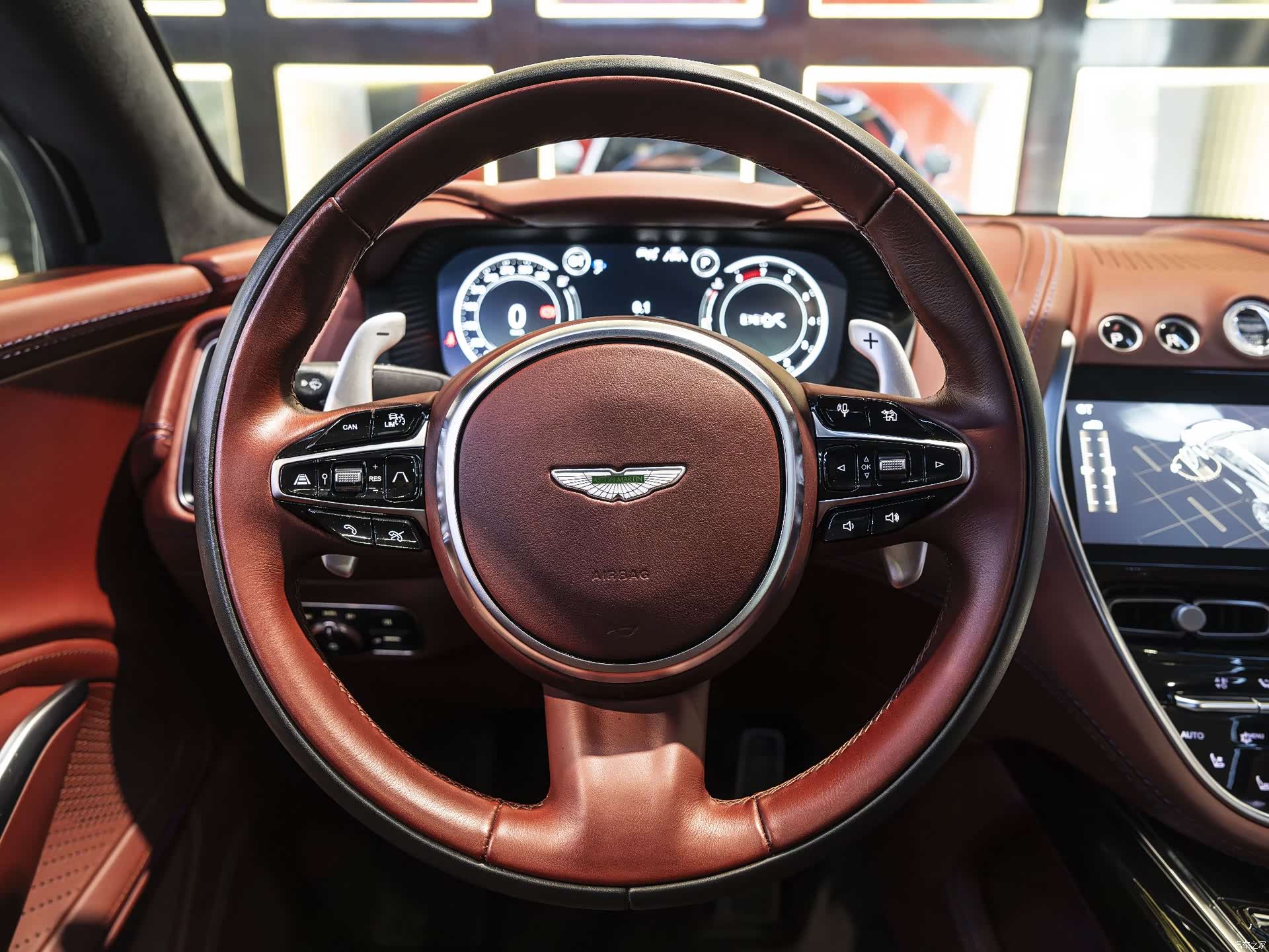 Aston Martin DBX, 2022 21
