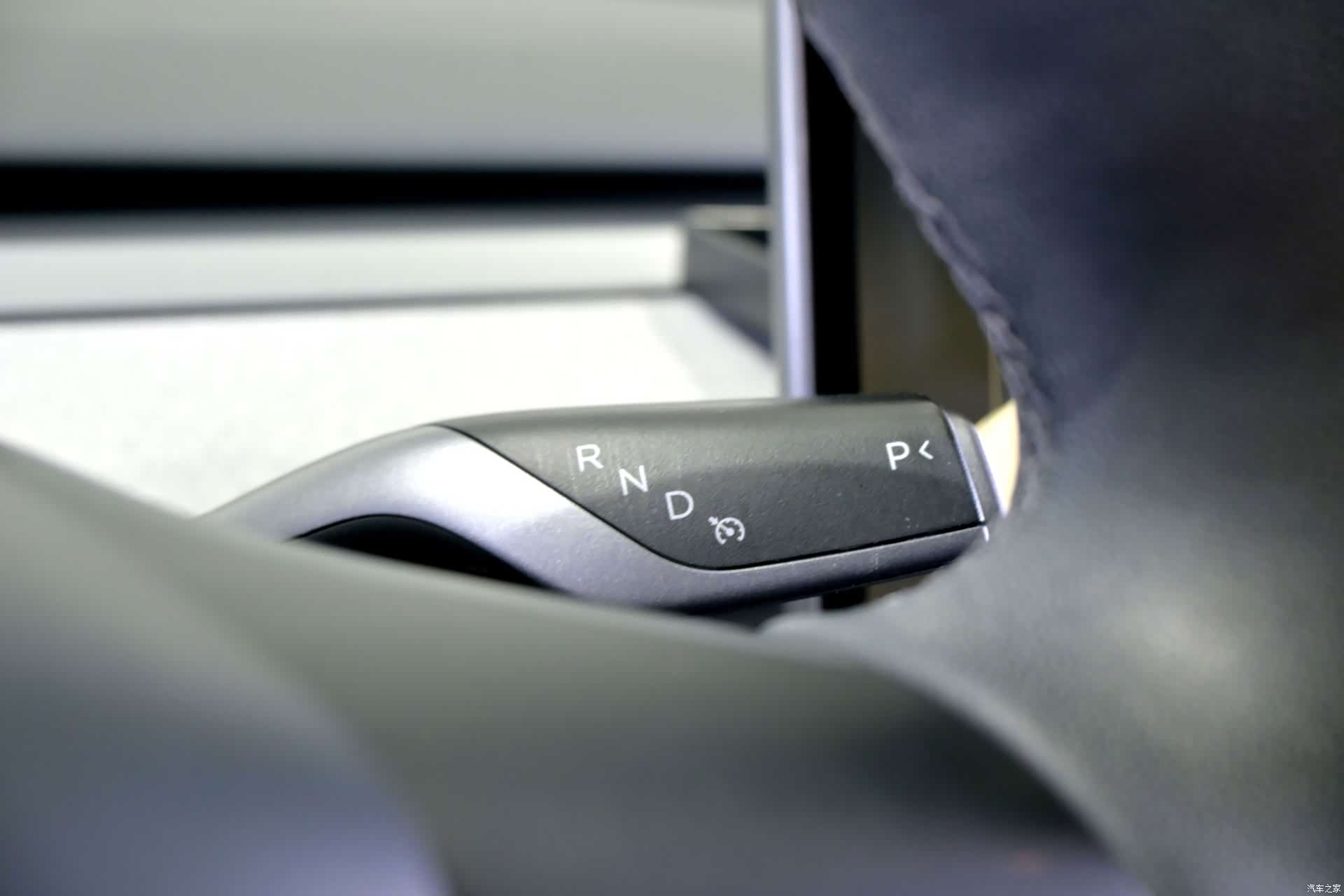 Tesla Model Y, 2024 18