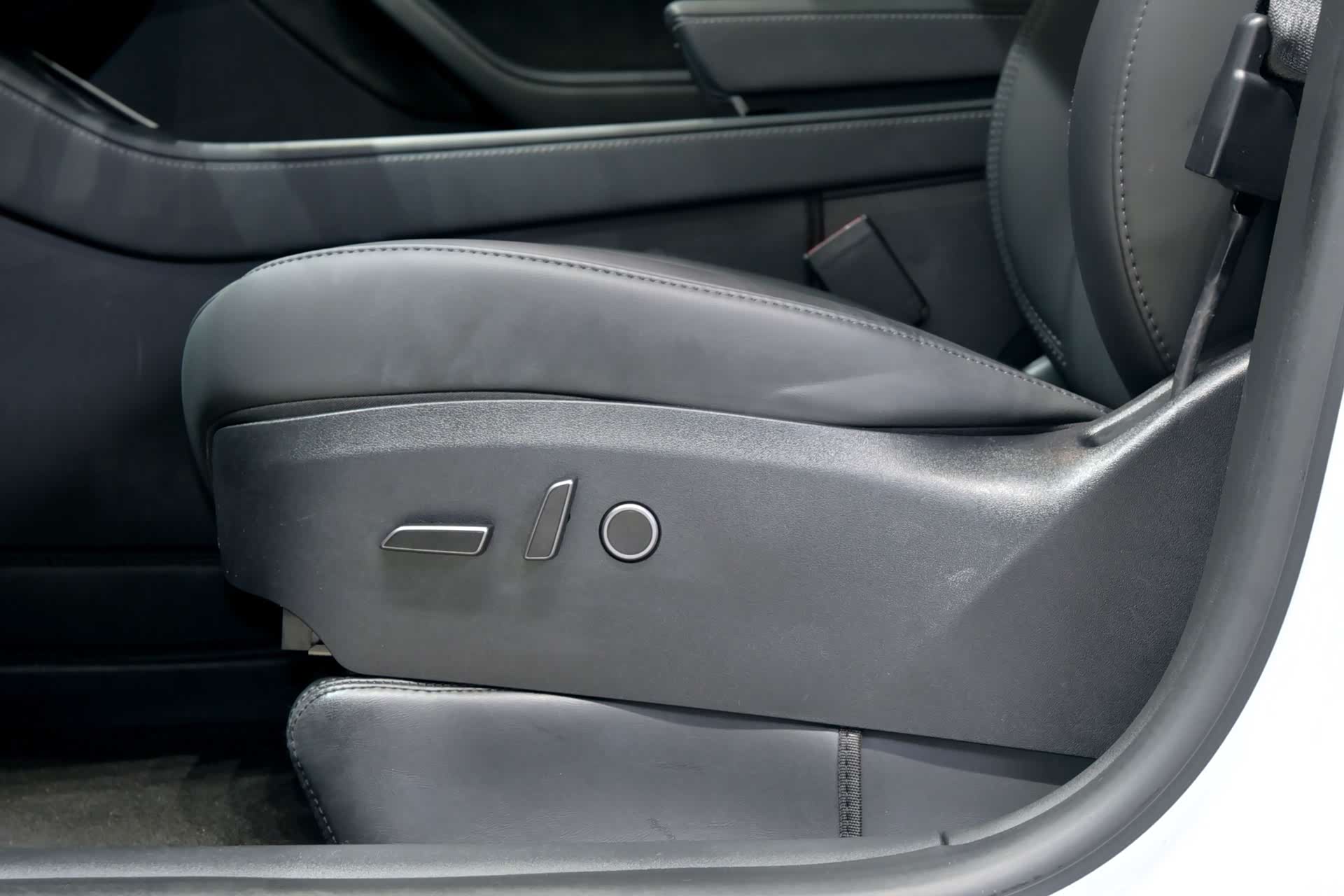 Tesla Model Y, 2024 10