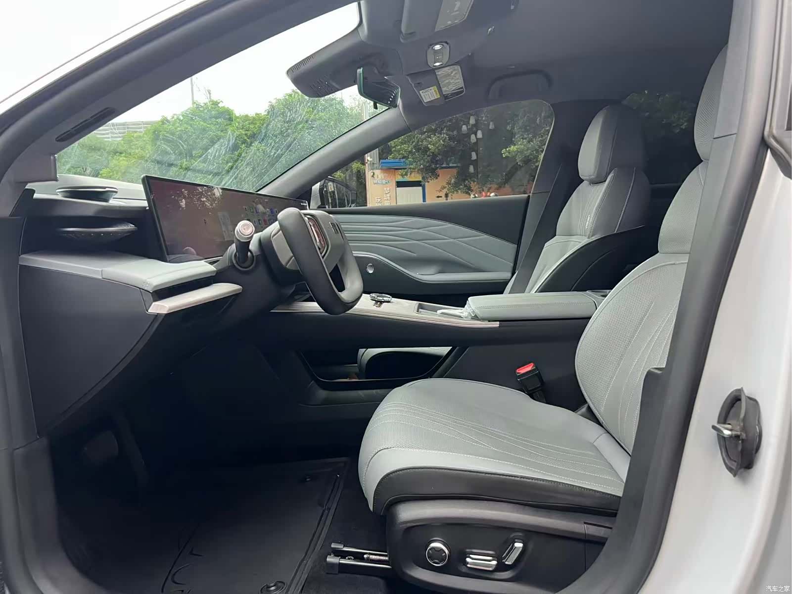 Geely E8, 2024 4