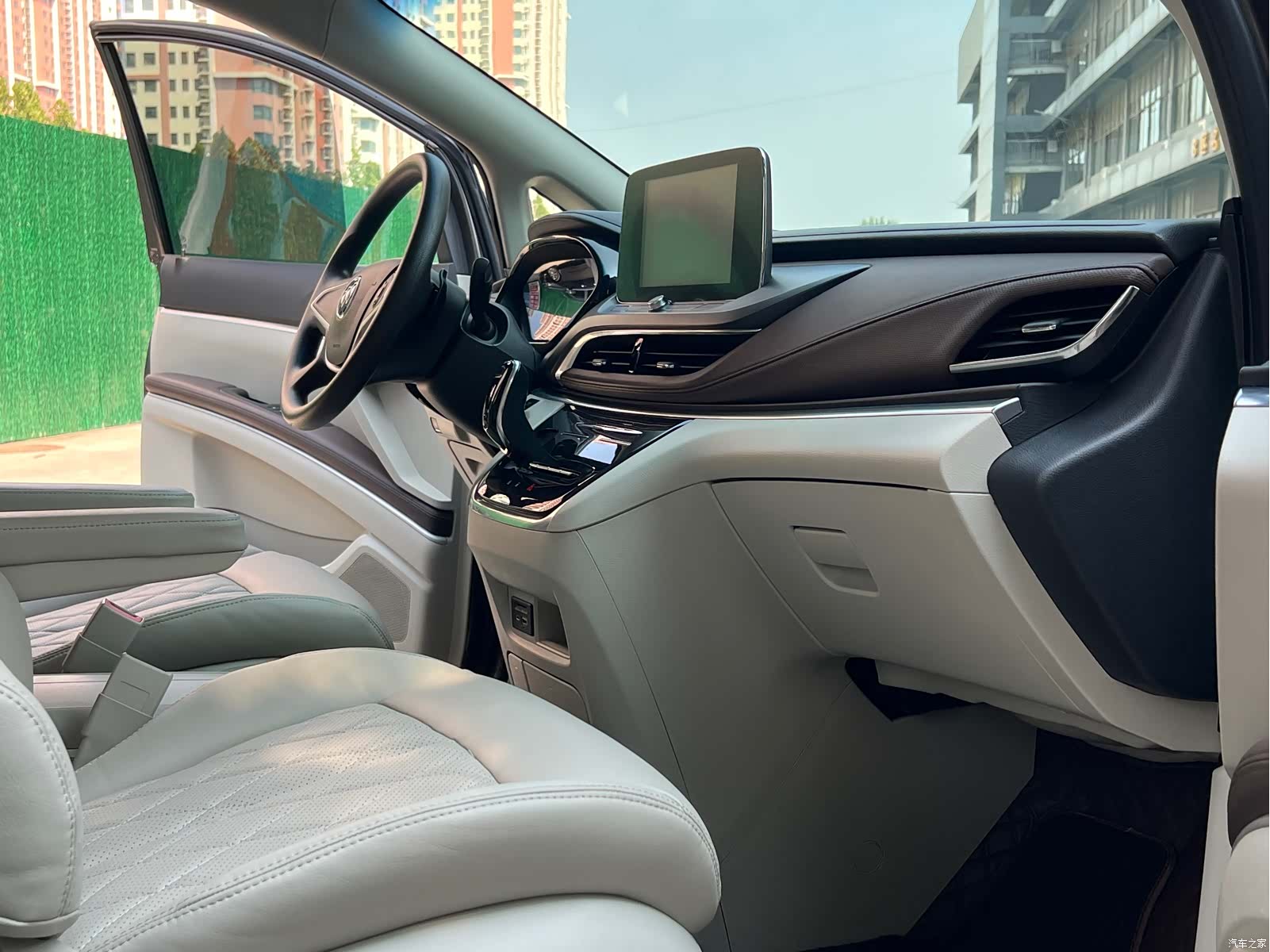 Buick GL8, 2022 11