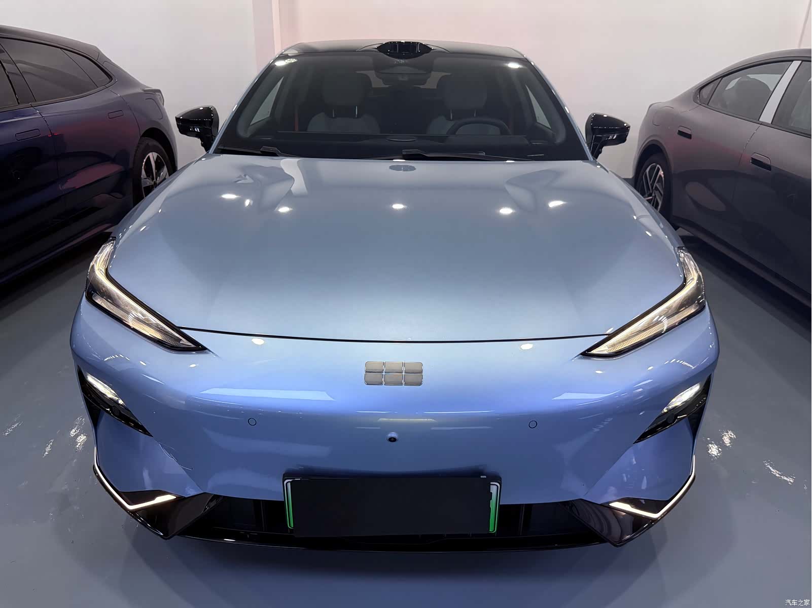 Geely E8, 2025 2