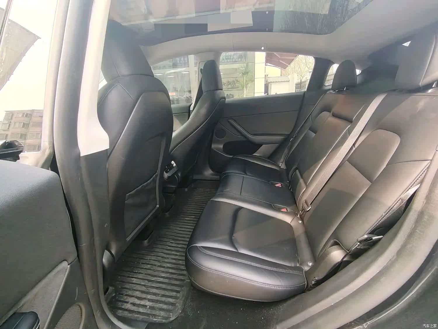 Tesla Model Y, 2024 6