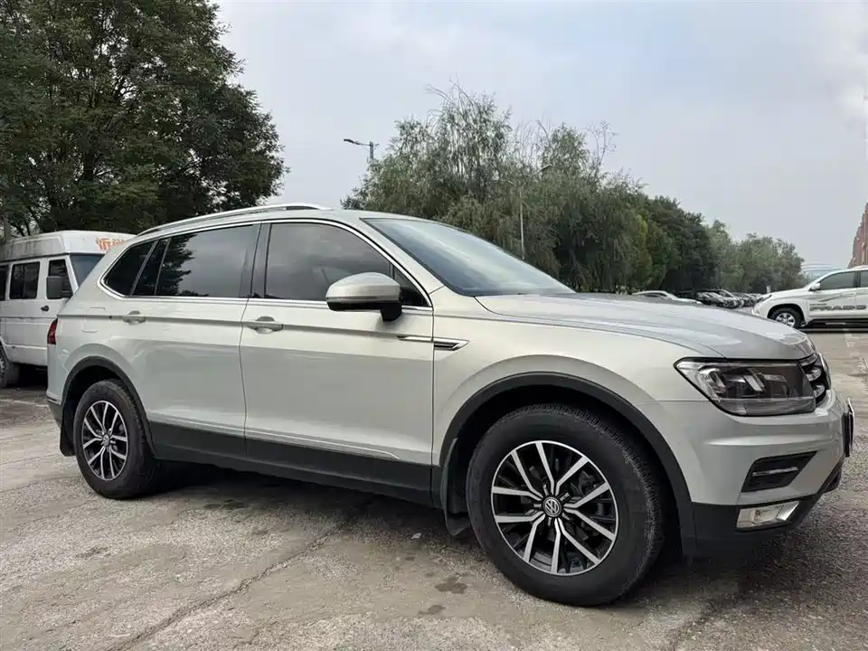 Volkswagen Tiguan L