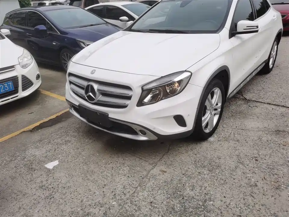 Mercedes-Benz GLA
