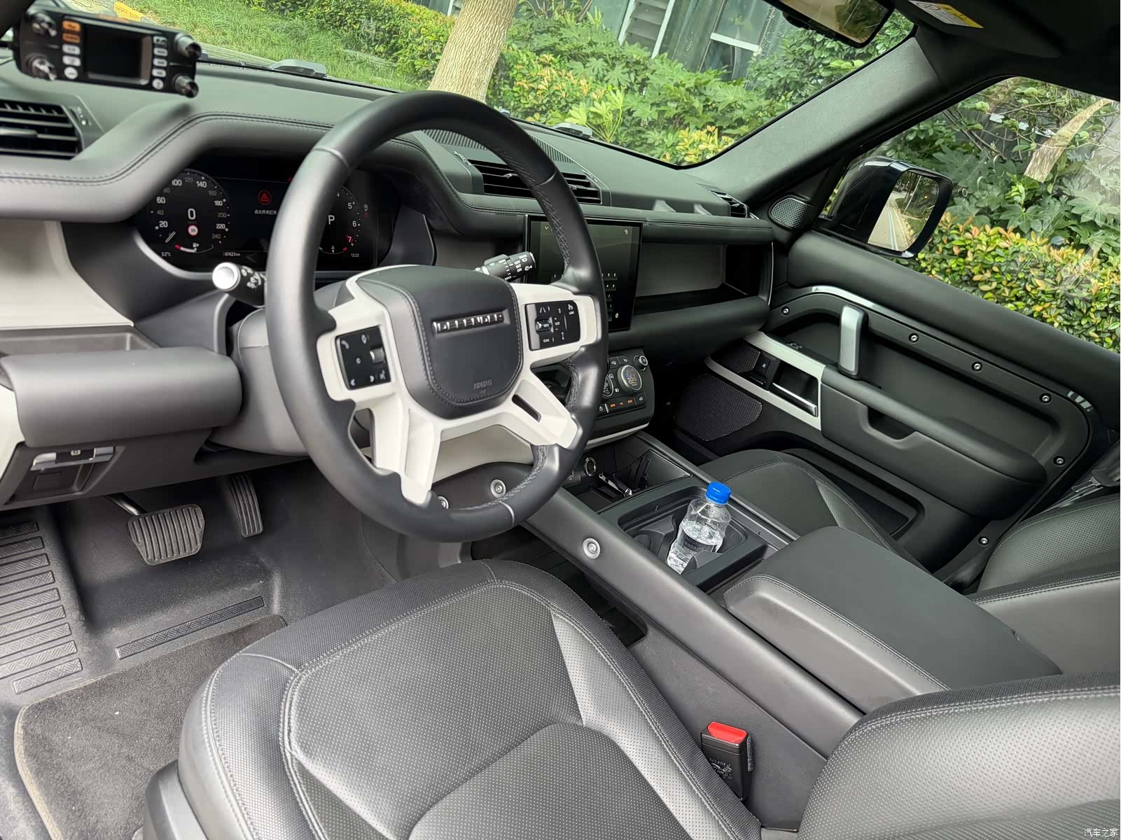 Land Rover Defender, 2023 8