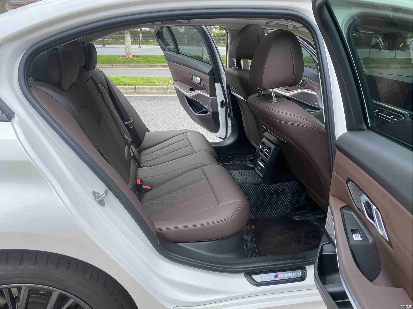 BMW 3 Series, 2023 7