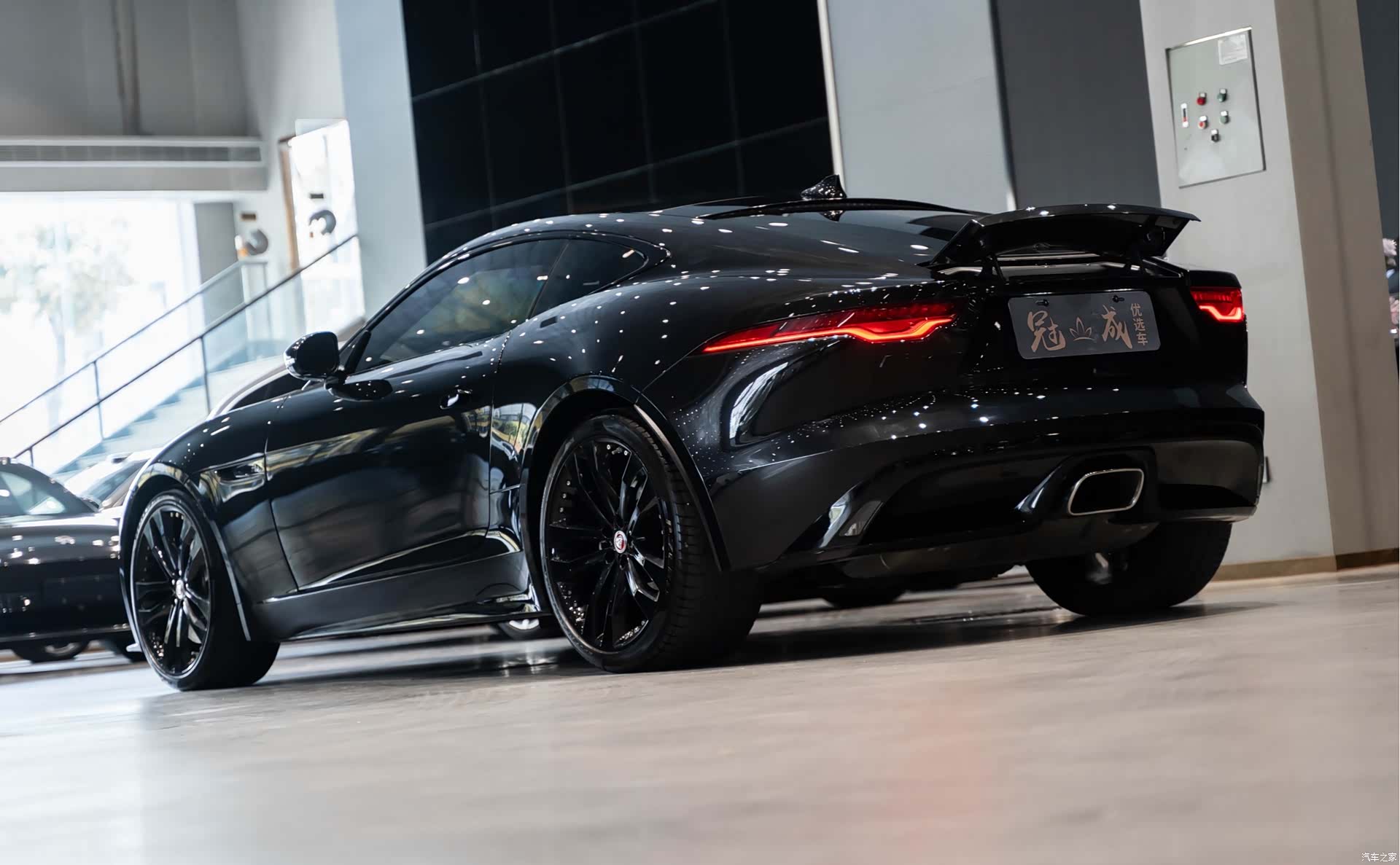 Jaguar F-TYPE, 2023 все фото