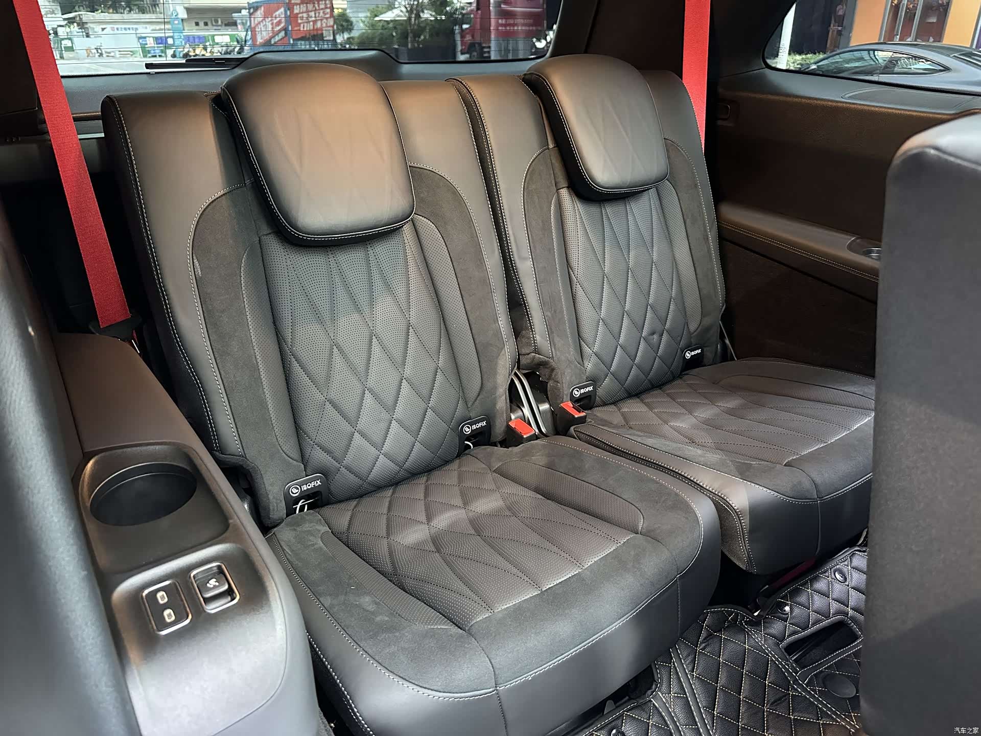 Mercedes-Benz GLS, 2024 12