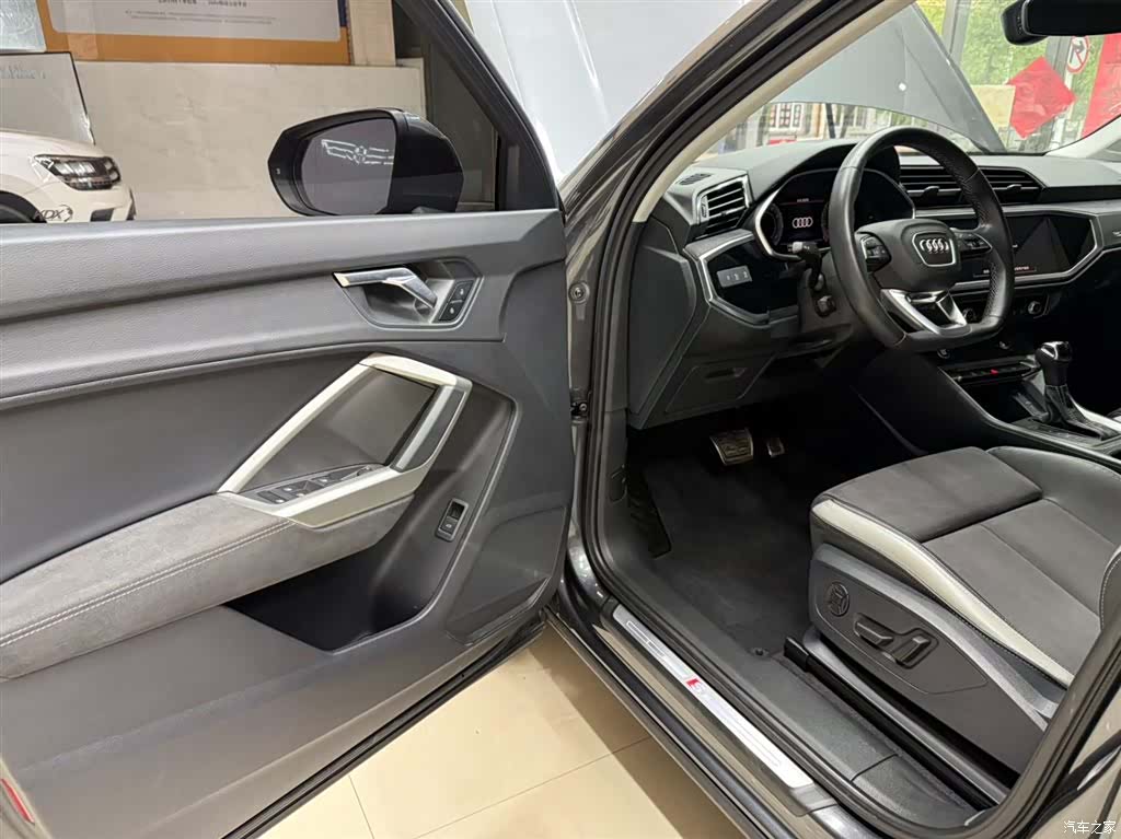 Audi Q3, 2023 8