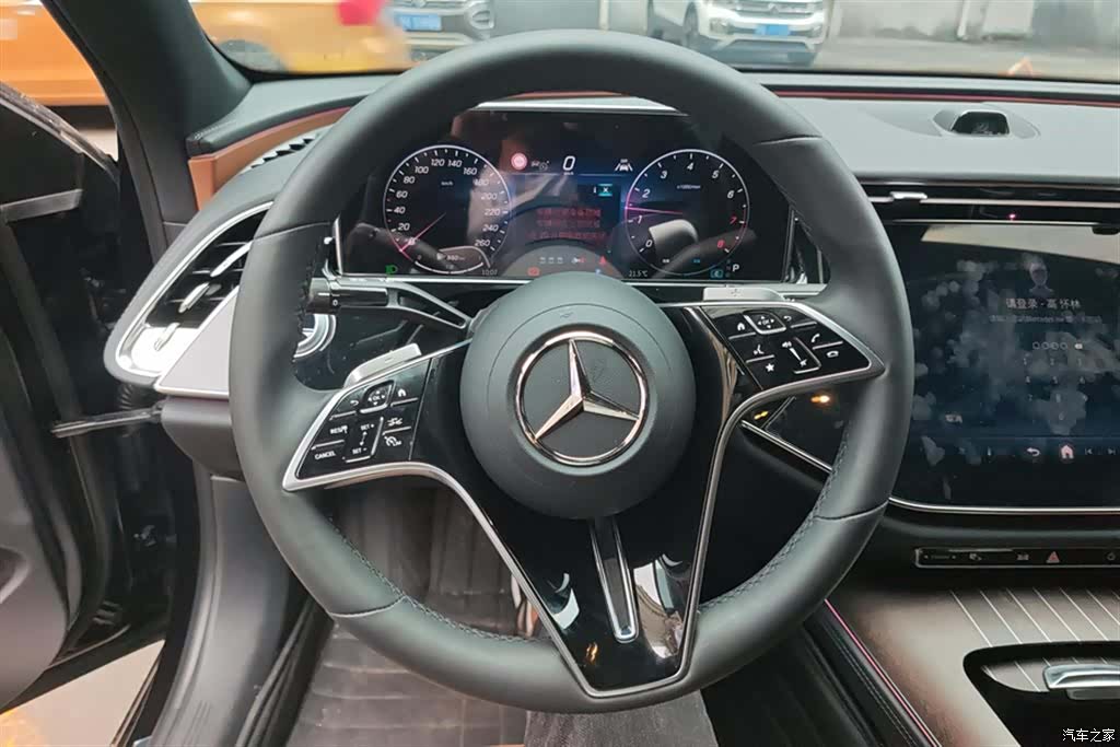 Mercedes-Benz E-Class, 2025 15