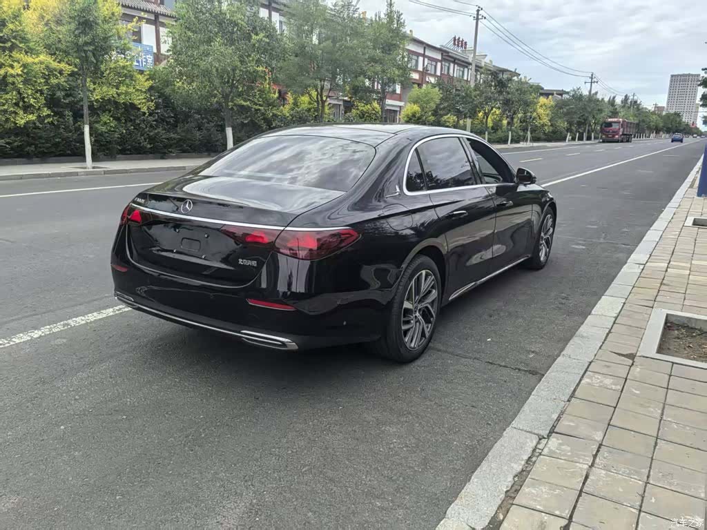 Mercedes-Benz E-Class, 2024 2