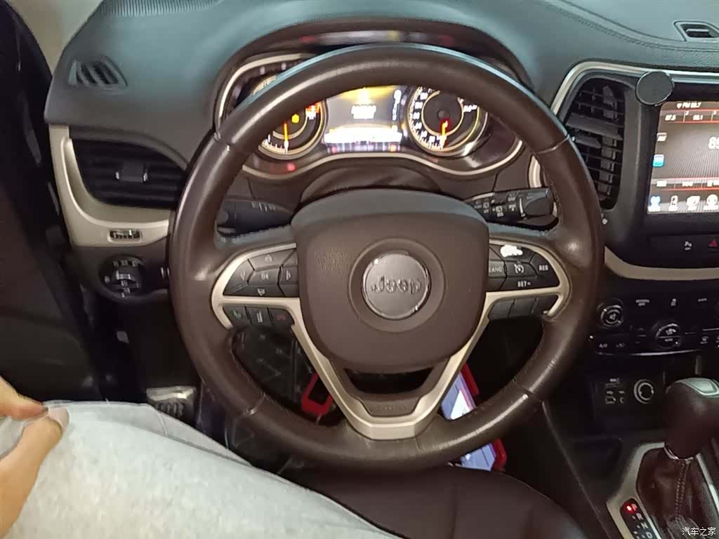 Jeep Cherokee, 2017 11