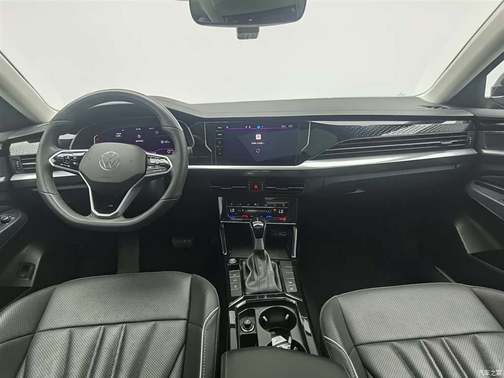 Volkswagen Passat, 2024 все фото