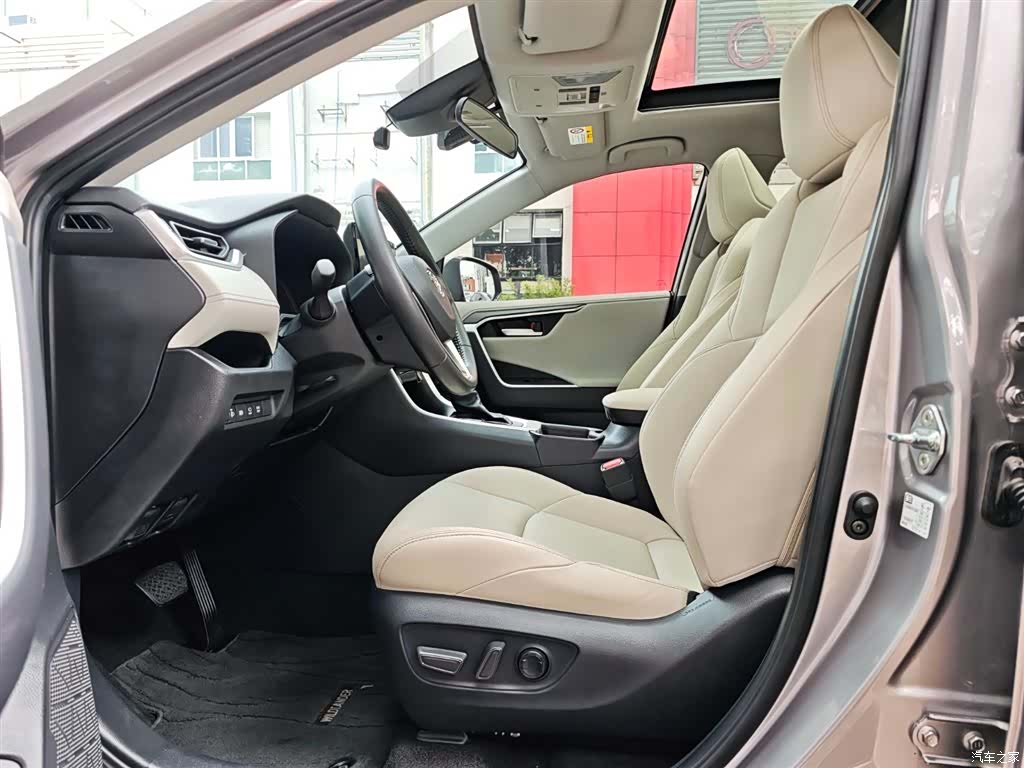 Toyota Wildlander, 2023 11