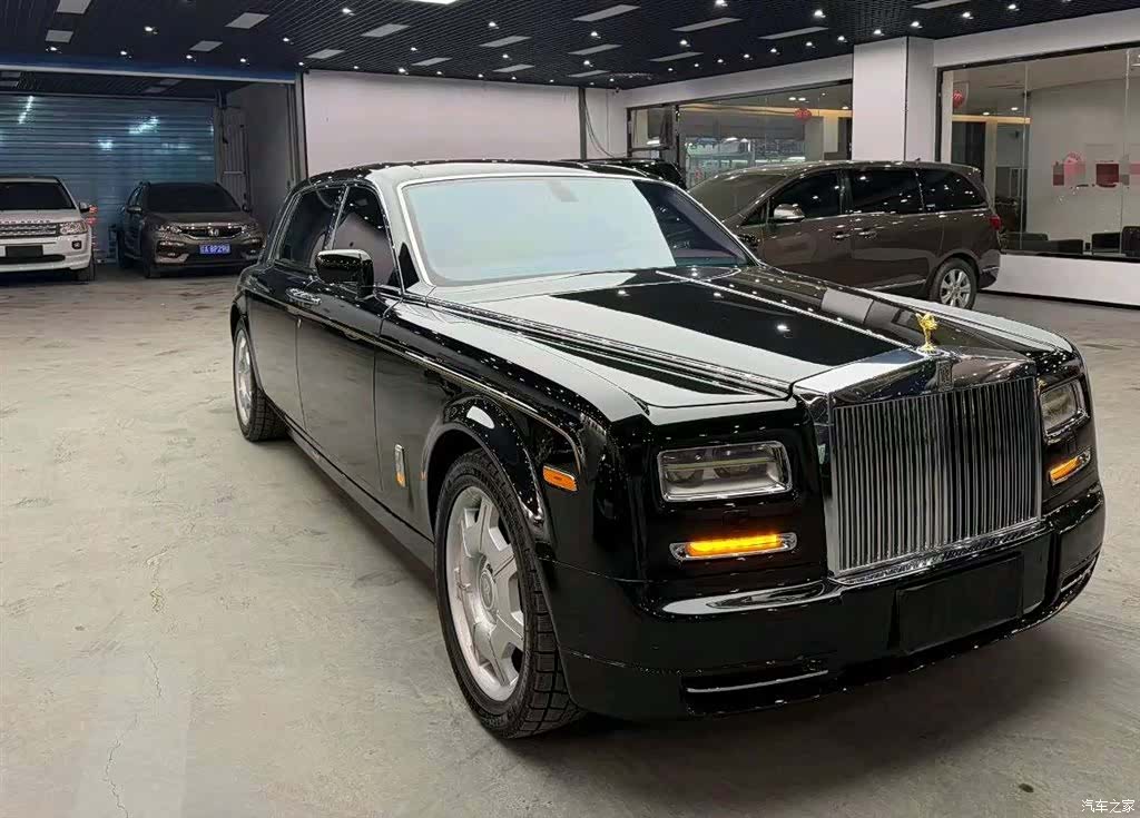 Rolls-Royce Phantom, 2007 3