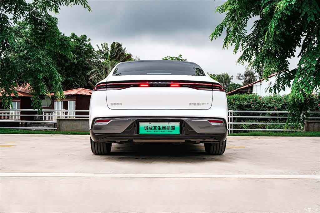 Geely 8, 2025 7