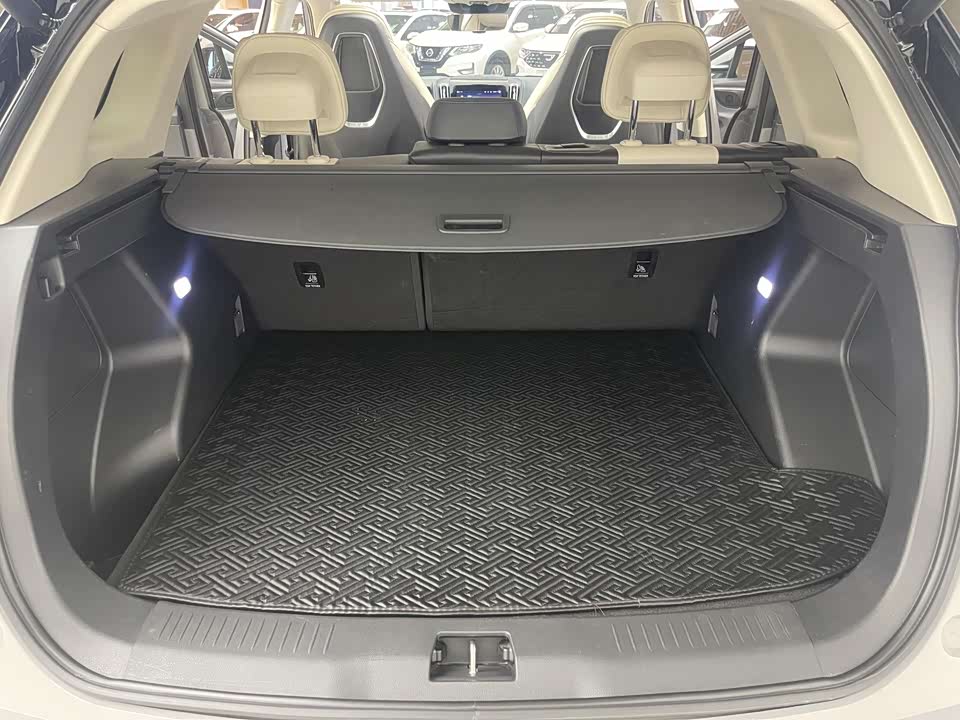 Hongqi HS3