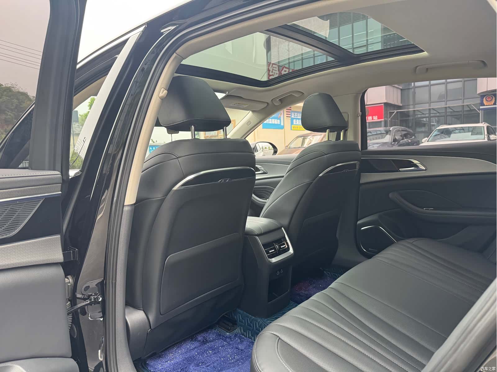 Hongqi H5, 2023 14