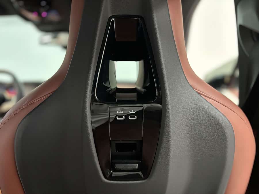 BMW iX M60 2024, фото 14