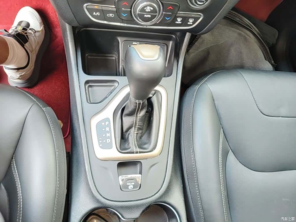 Jeep Cherokee, 2019 8