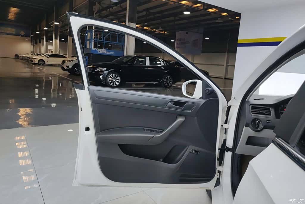 Skoda Rapid, 2016 7