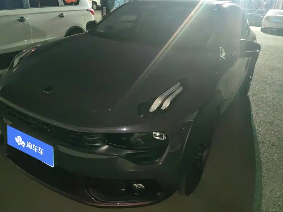 Lynk & Co 02