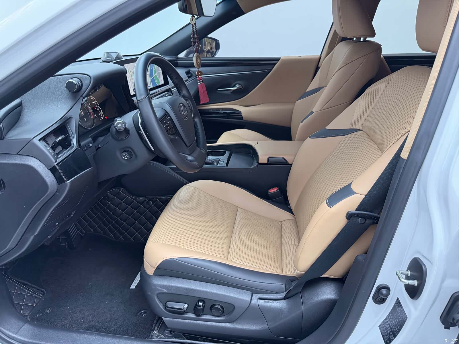 Lexus ES, 2024 13