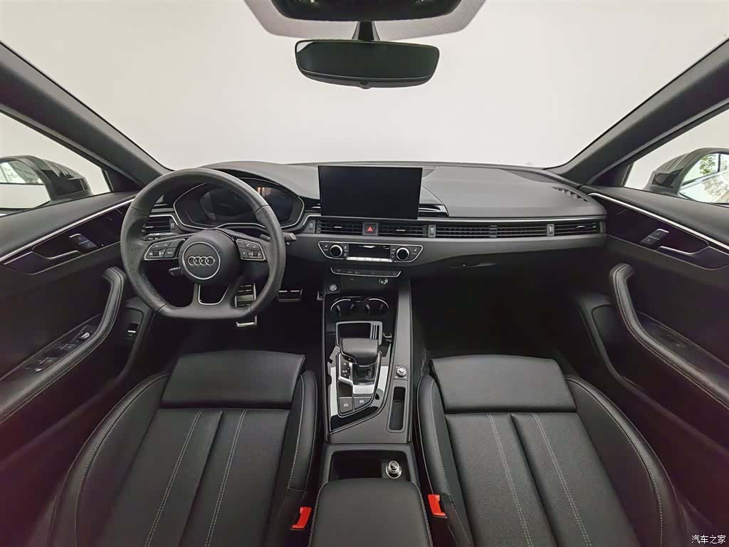 Audi A4L, 2025 все фото