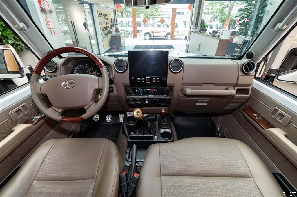 Toyota Land Cruiser, 2016 8
