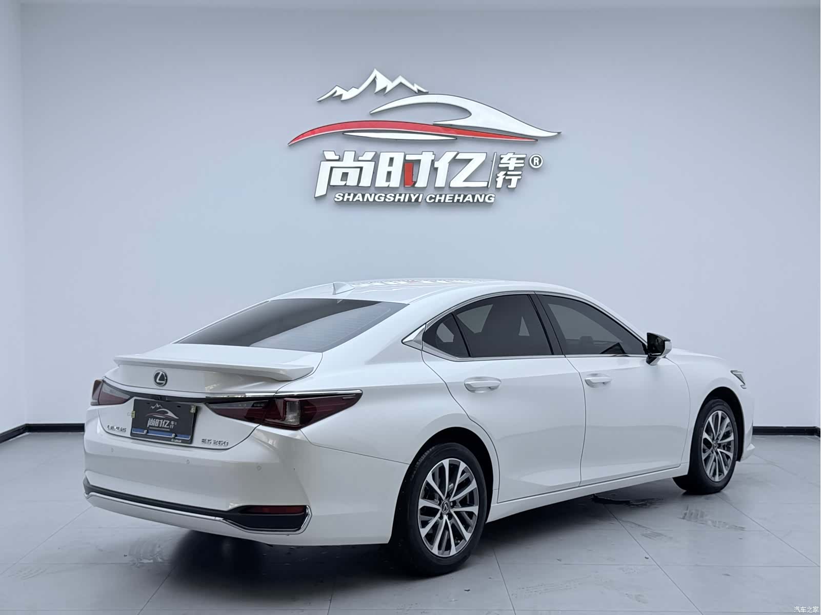 Lexus ES, 2024 7