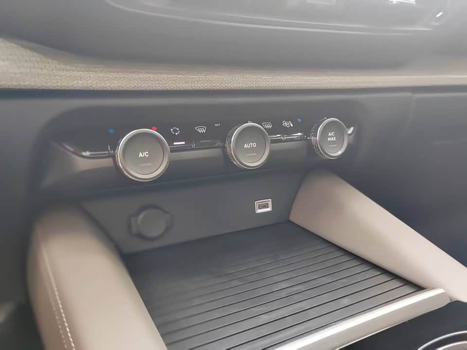 Citroen Versailles C5 X