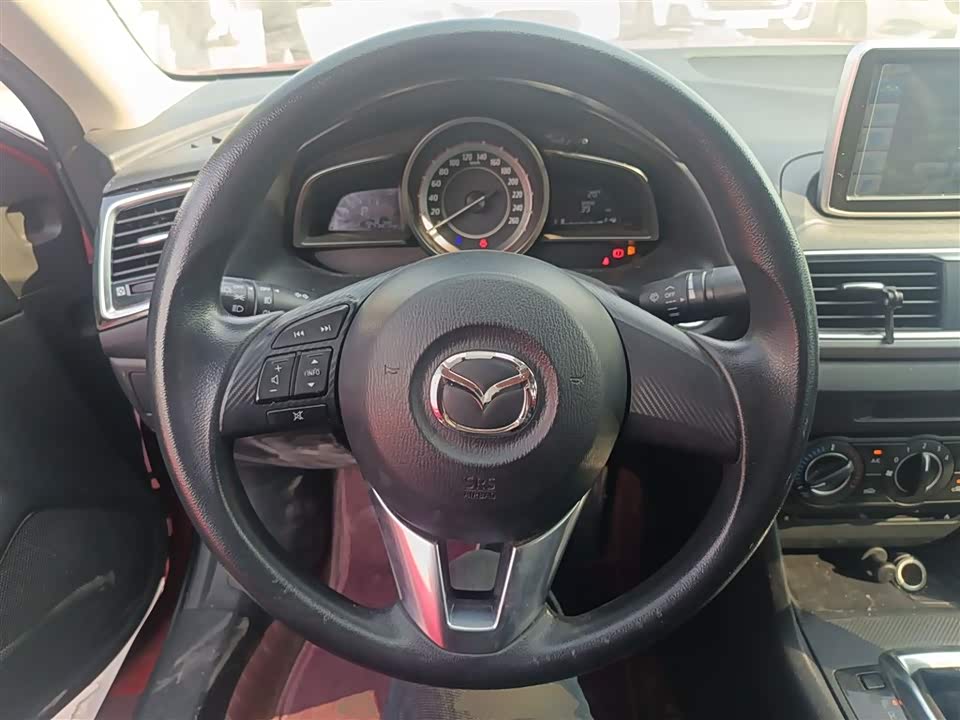 Mazda 3 Angkesaila