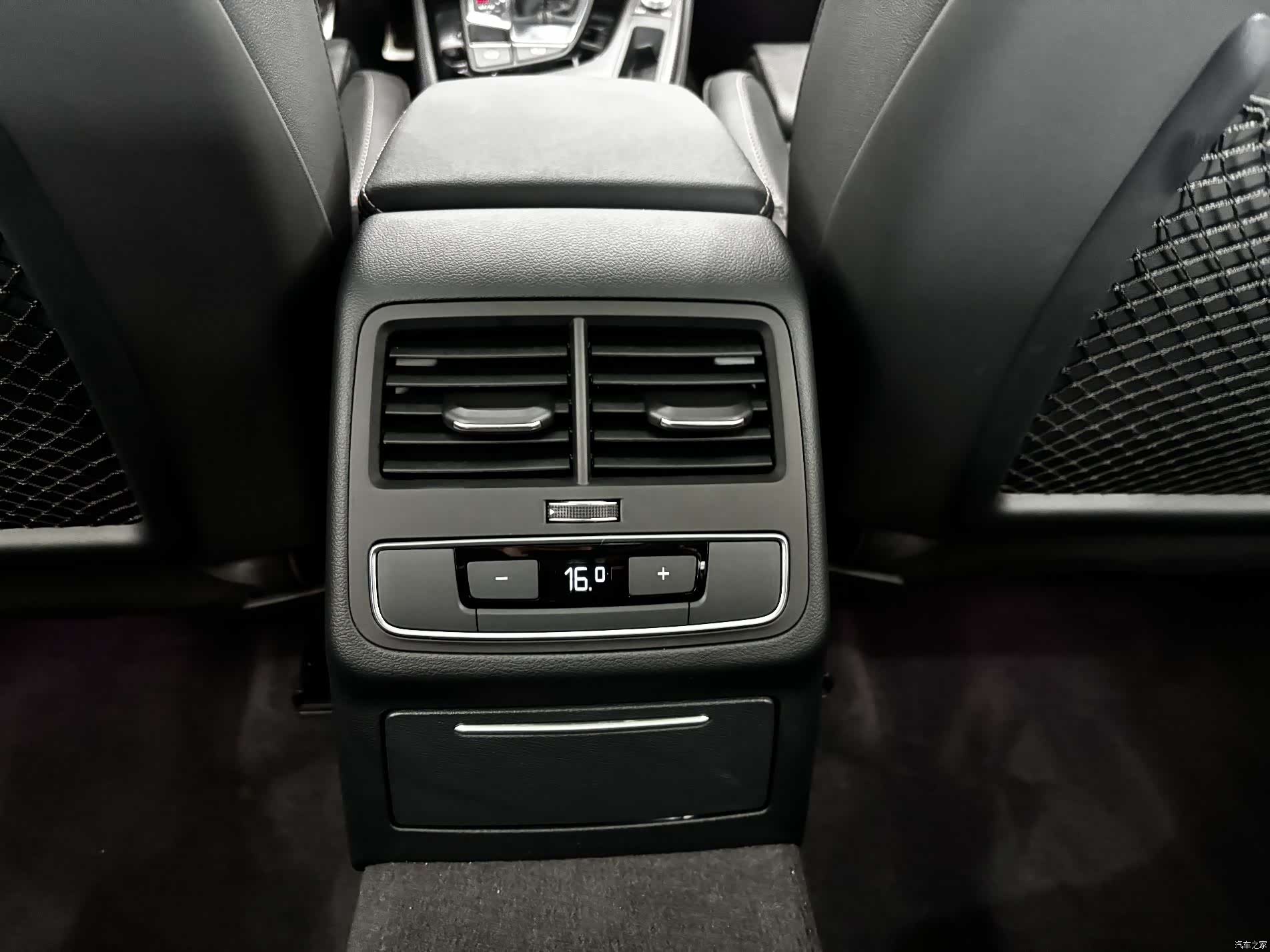 Audi A4L, 2024 21