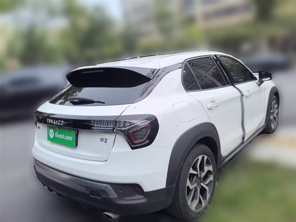 Lynk & Co 02