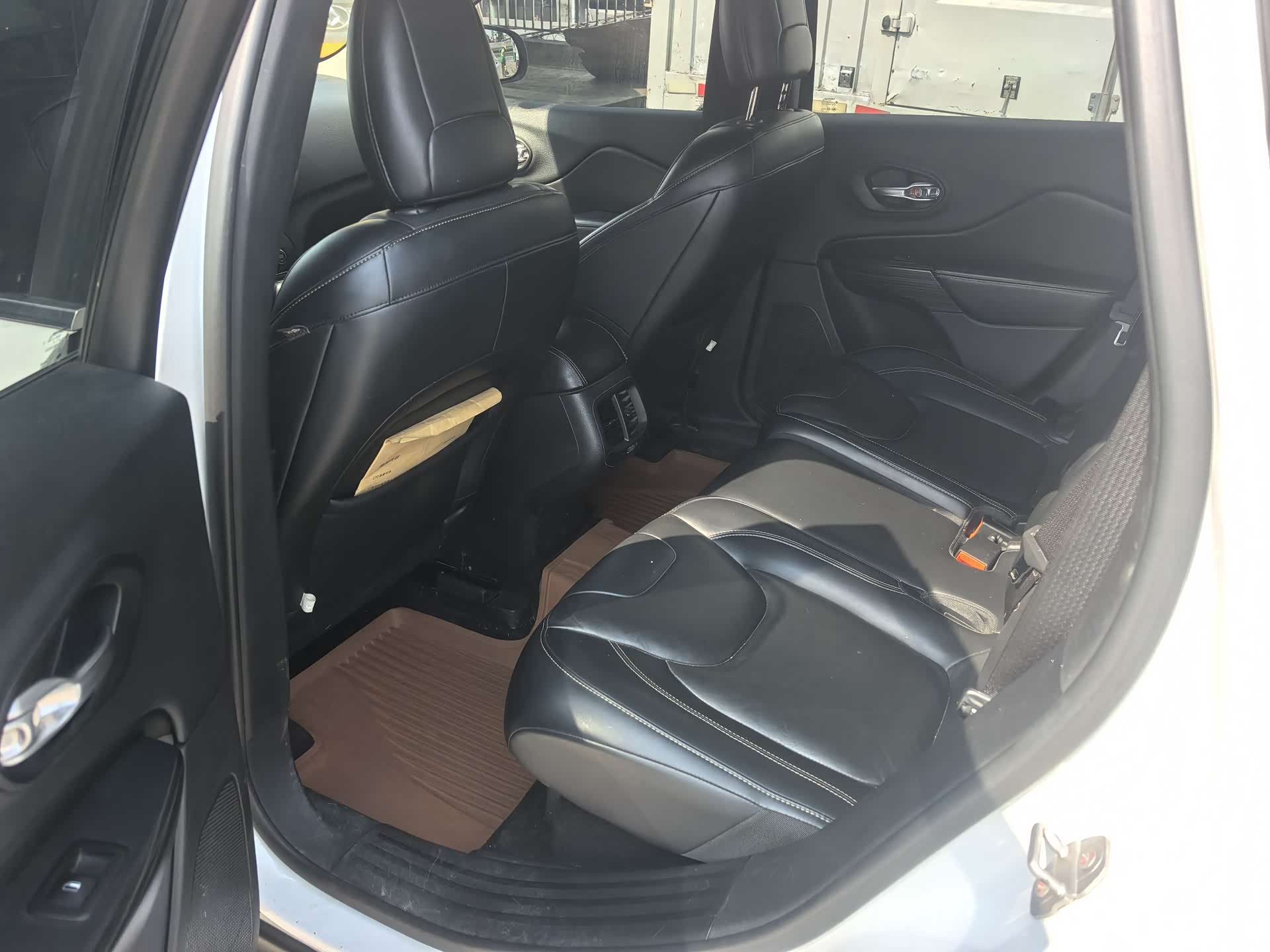 Jeep Cherokee, 2016 3
