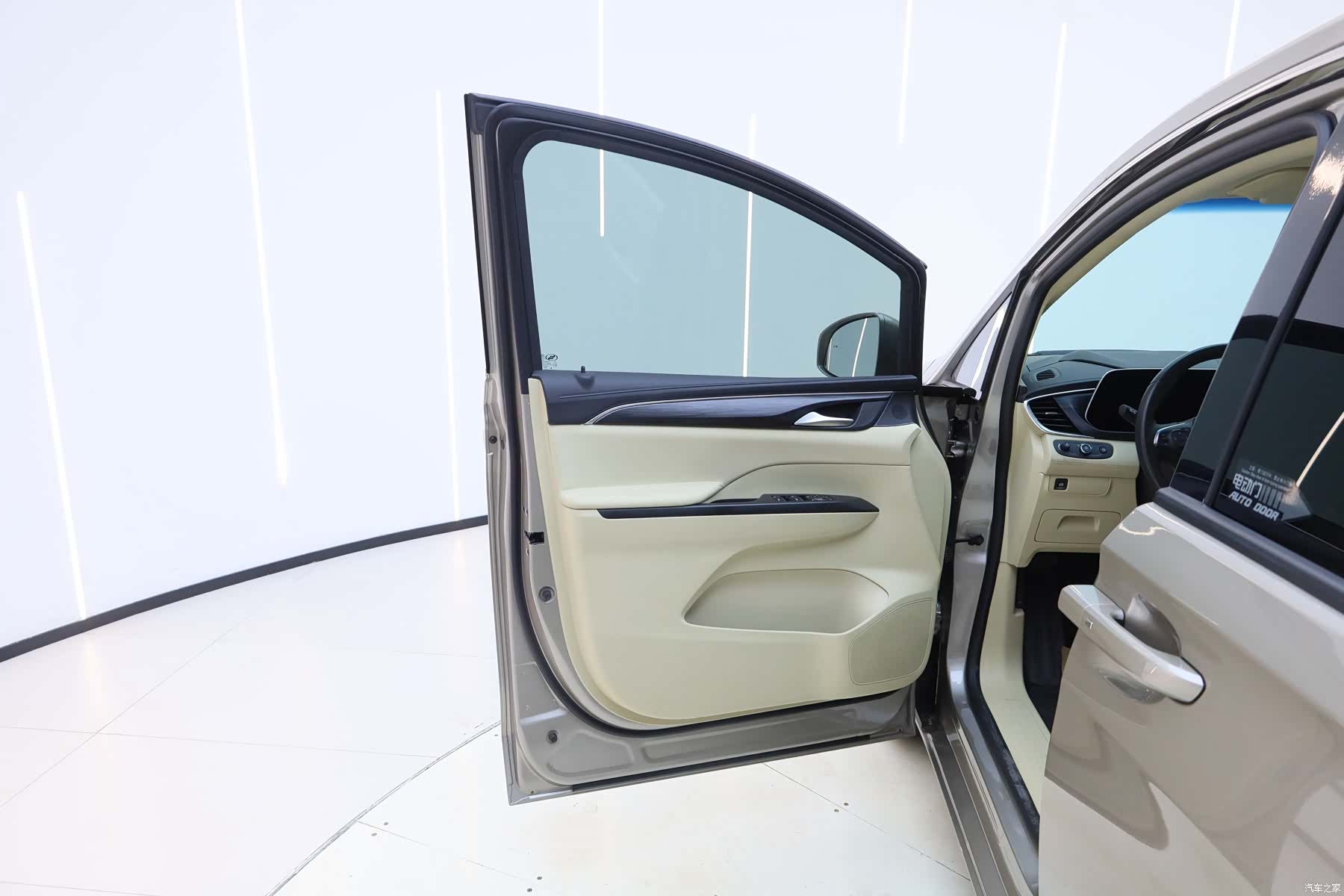 Buick GL8, 2024 9