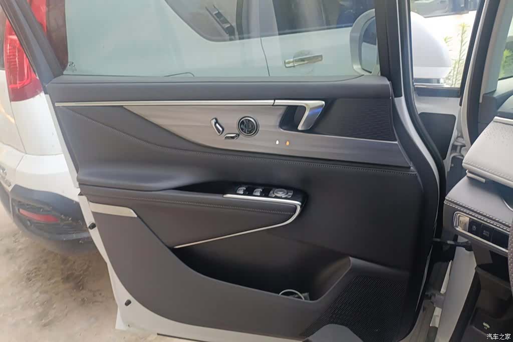 Buick GL8, 2024 7