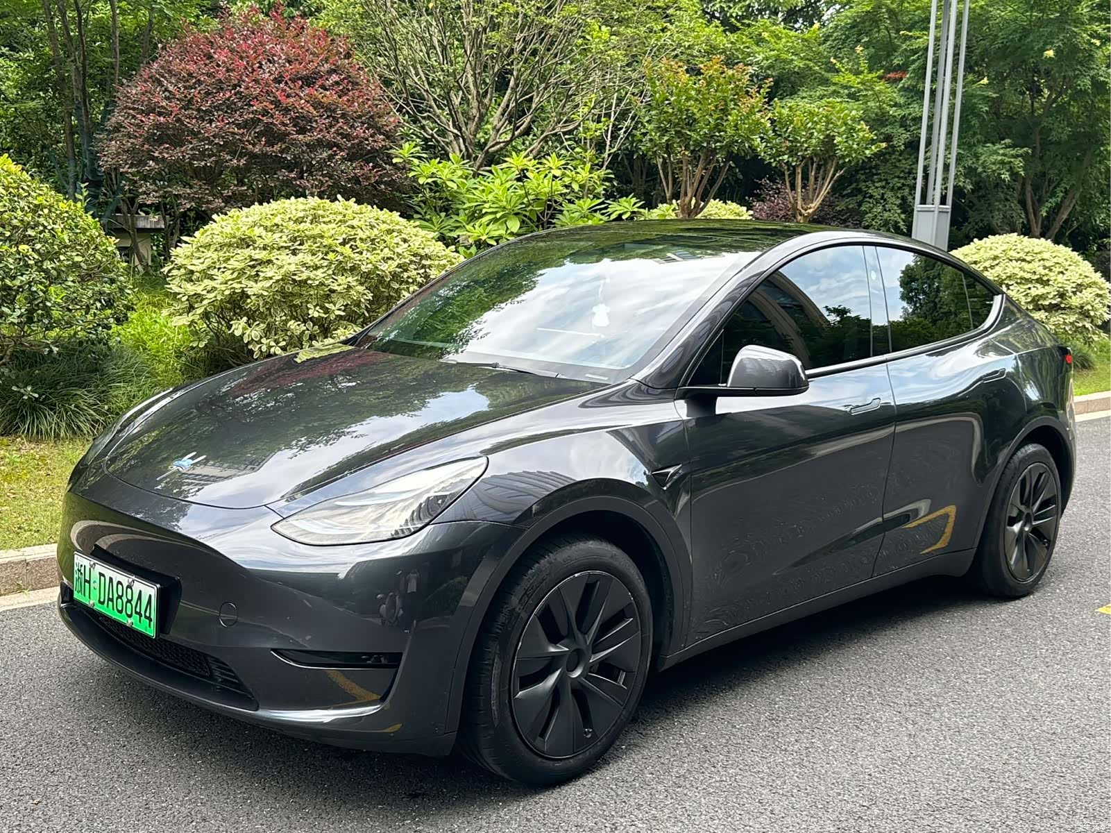 Tesla Model Y, 2024 1