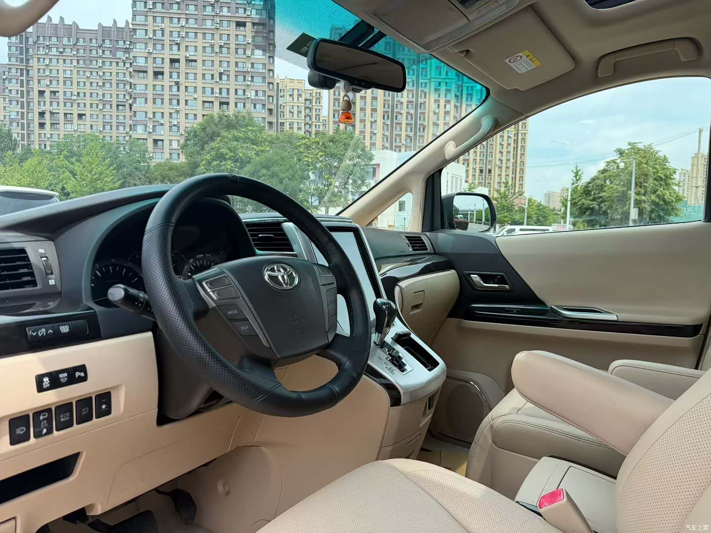 Toyota Alphard, 2012 все фото