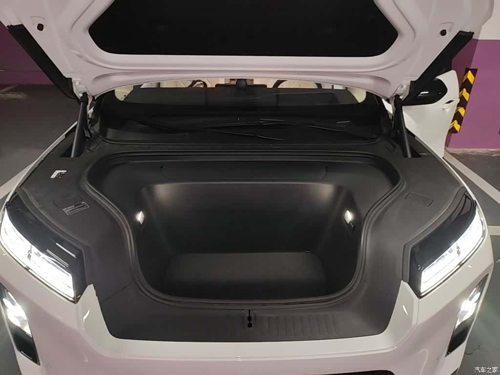 NIO ES8, 2025 20